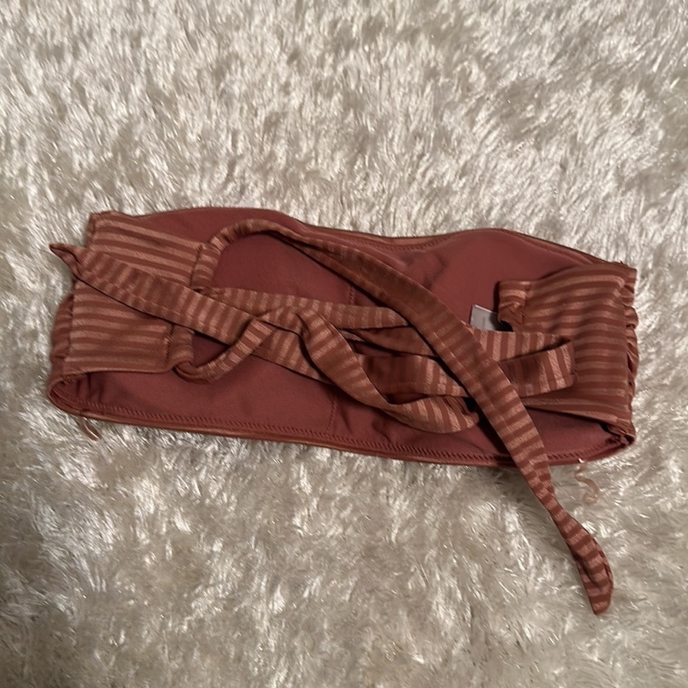 H&M Bikini Top - Picture 2 of 3